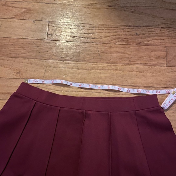 Aritzia school girl skirt - Picture 7 of 7